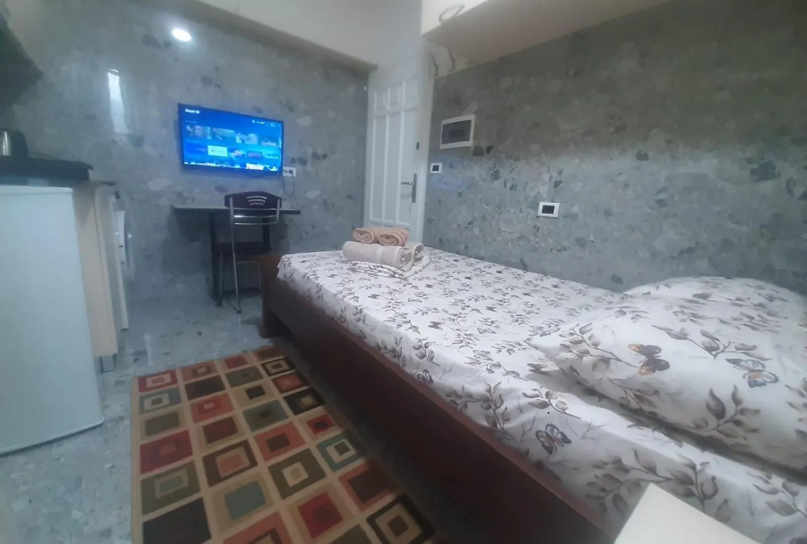 Nice And Quite Apparament C Tirana Apartment